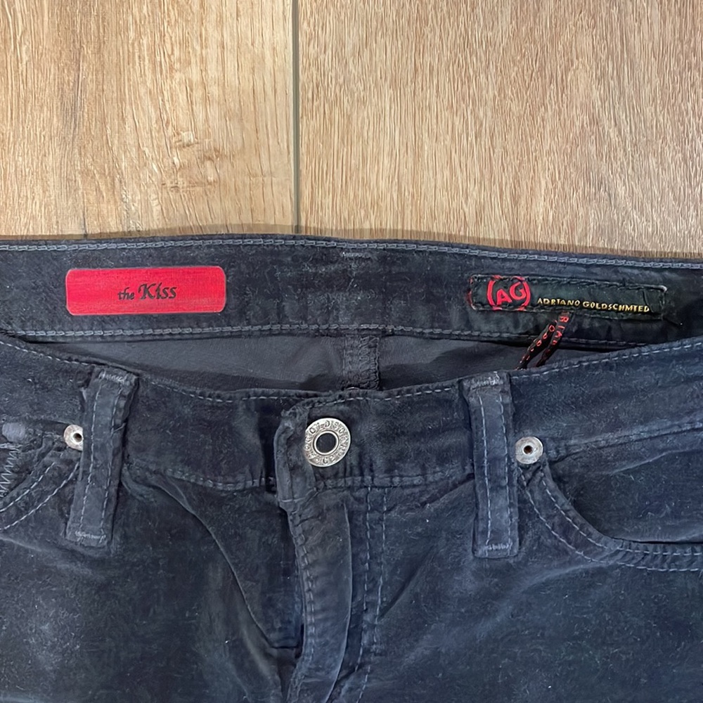 AG The Kiss Dark Gray Velvet Jeans Size 26R - Picture 3 of 8
